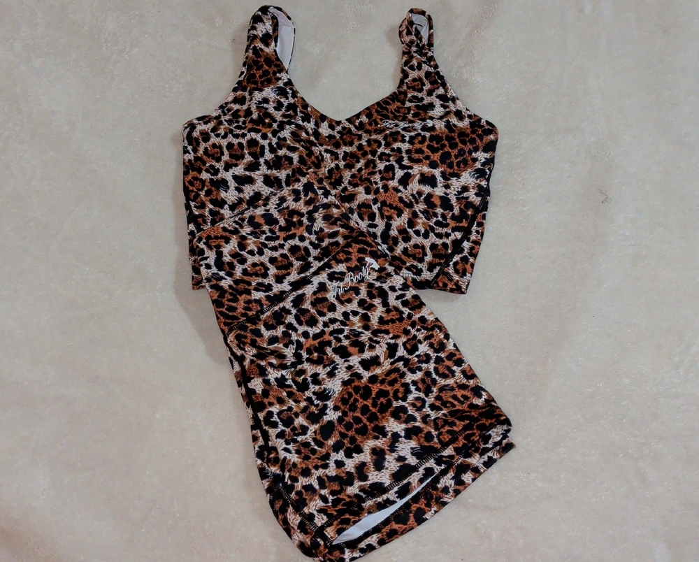 Chic Leopard Print Women's Pajama Set